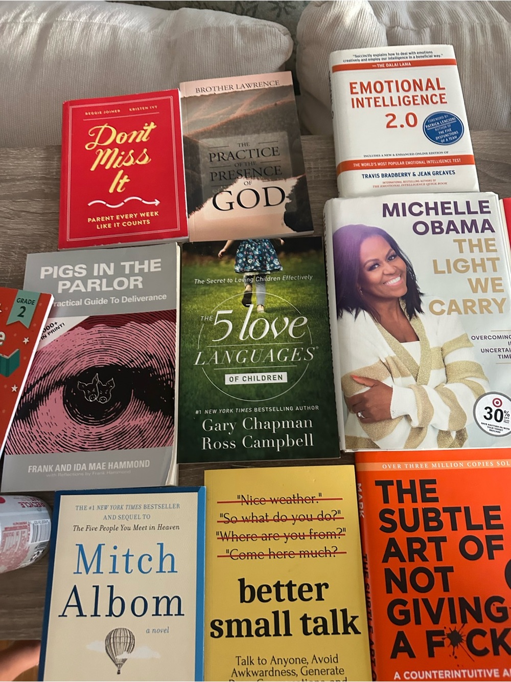 Assorted Books - Picture 2 of 4